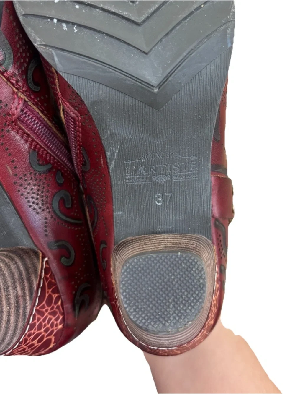 L'Artiste Spring Step Kacielou Booties Women’s Size 37 IS 6.5-7 Burgundy Studded